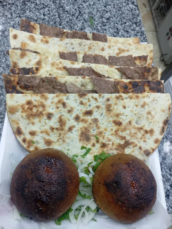 مجرمشة بالعجين لحم حوار